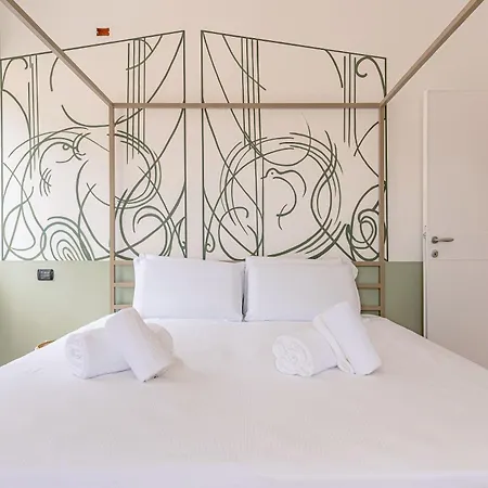 Duomo Penthouse - Luxury Collection - Private Floor Near The Cathedral 아파트