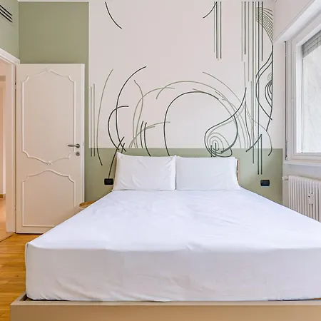 Duomo Penthouse - Luxury Collection - Private Floor Near The Cathedral 아파트 *