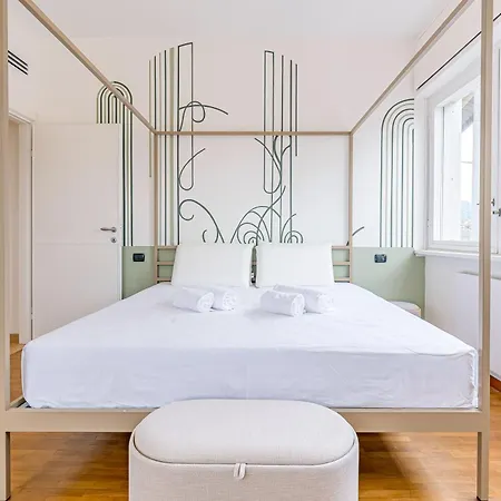 아파트 Duomo Penthouse - Luxury Collection - Private Floor Near The Cathedral *