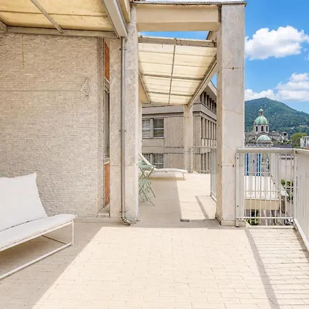 Duomo Penthouse - Luxury Collection - Private Floor Near The Cathedral 아파트