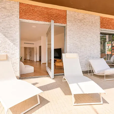 아파트 Duomo Penthouse - Luxury Collection - Private Floor Near The Cathedral