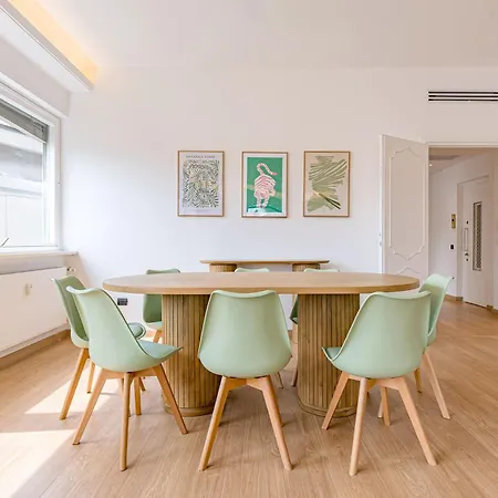 아파트 Duomo Penthouse - Luxury Collection - Private Floor Near The Cathedral 코모